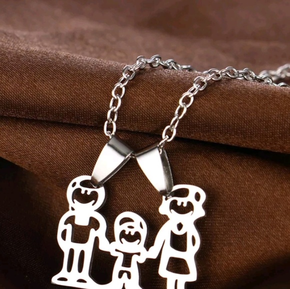 Mother Father Son Pendant - Picture 3 of 5